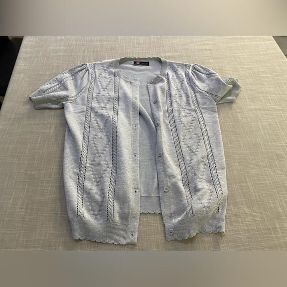 Kancy Kole women’s short sleeve sweater in light grey. Women’s size L - Picture 5 of 16